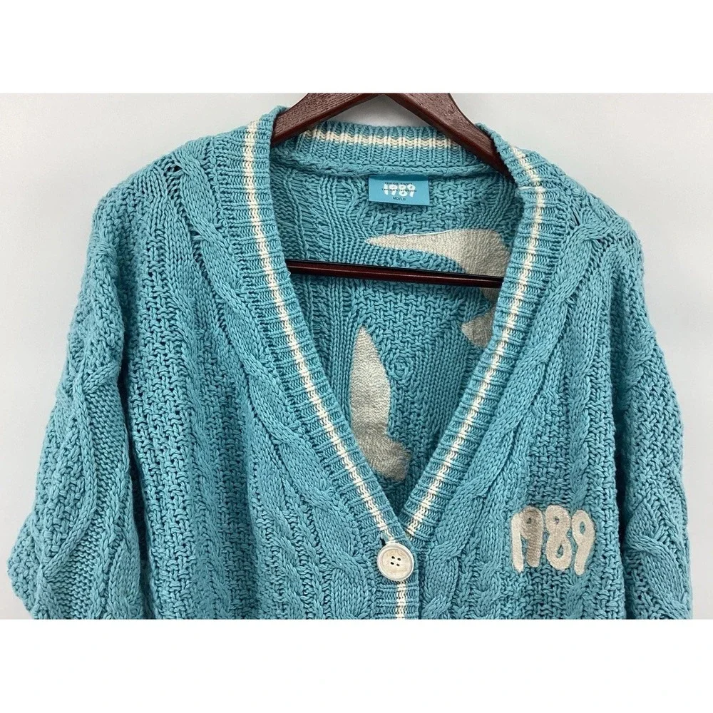 Taylor Swift 1989 Cardigan Taylor's Version Limited Edition MD/LG - Light Blue - Picture 4 of 11